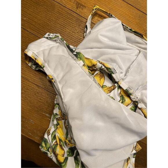 NipTuck Multicup fit size 8 Joanne One-Piece Lemon Print White Yellow swimsuit - Picture 8 of 8